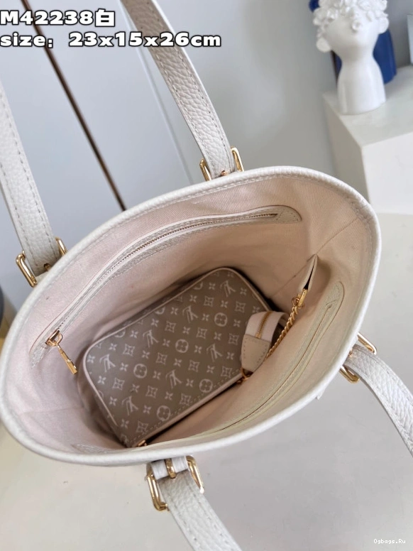 VUITTON LOUIS NANO BUCKET 0701